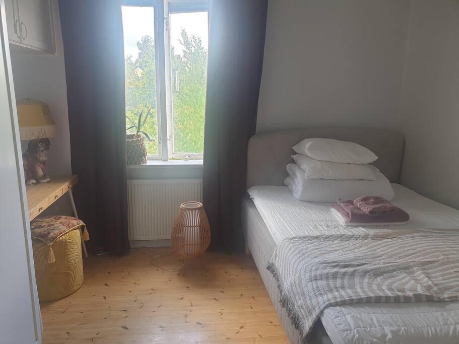 Centrala Stan- 2-Rums Gaestsvit, Perfekt Foer Kollegor Som Oenskar Separata Rum Umeå Buitenkant foto