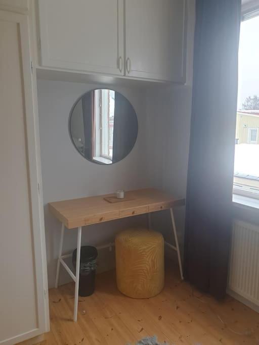 Centrala Stan- 2-Rums Gaestsvit, Perfekt Foer Kollegor Som Oenskar Separata Rum Umeå Buitenkant foto