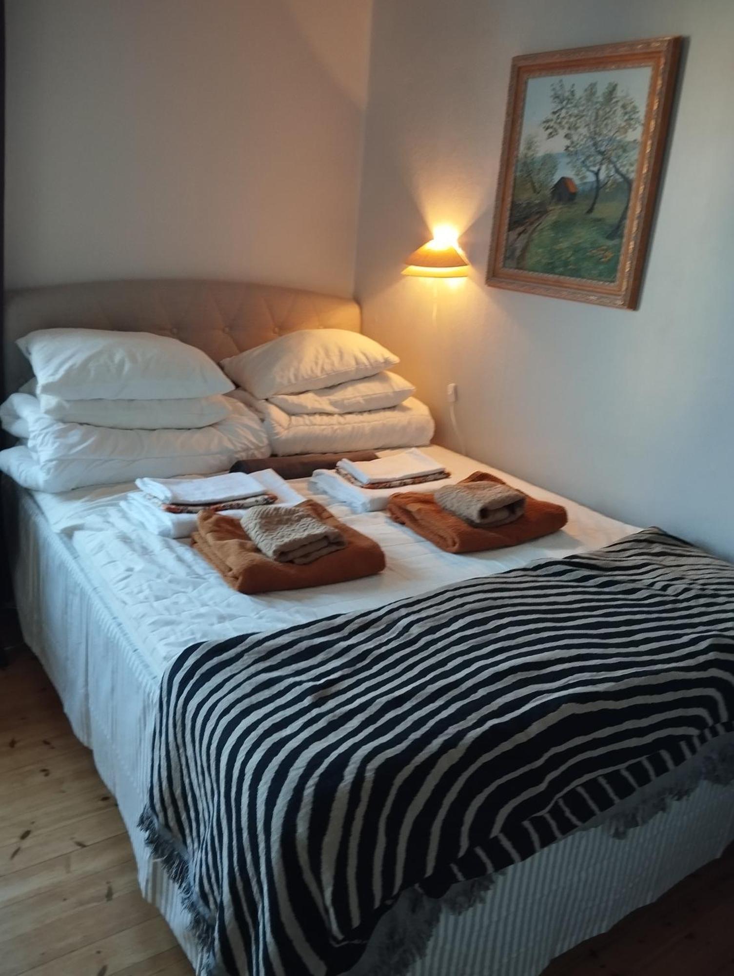 Centrala Stan- 2-Rums Gaestsvit, Perfekt Foer Kollegor Som Oenskar Separata Rum Umeå Buitenkant foto